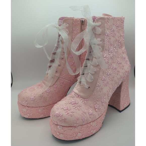 Sugar Thrillz Baby Pink Floral Embroidered 'Upon a Dream' Boots Wo. SZ 11 - Picture 1 of 12